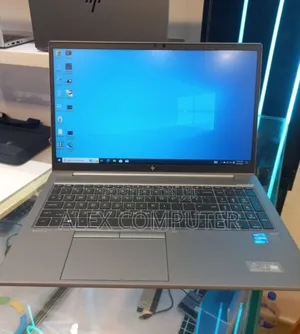 New Laptop HP ZBook Firefly 15 G7 32GB Intel Core i9 SSD 512GB