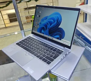 New Laptop HP EliteBook 830 G8 8GB Intel Core i5 SSD 512GB