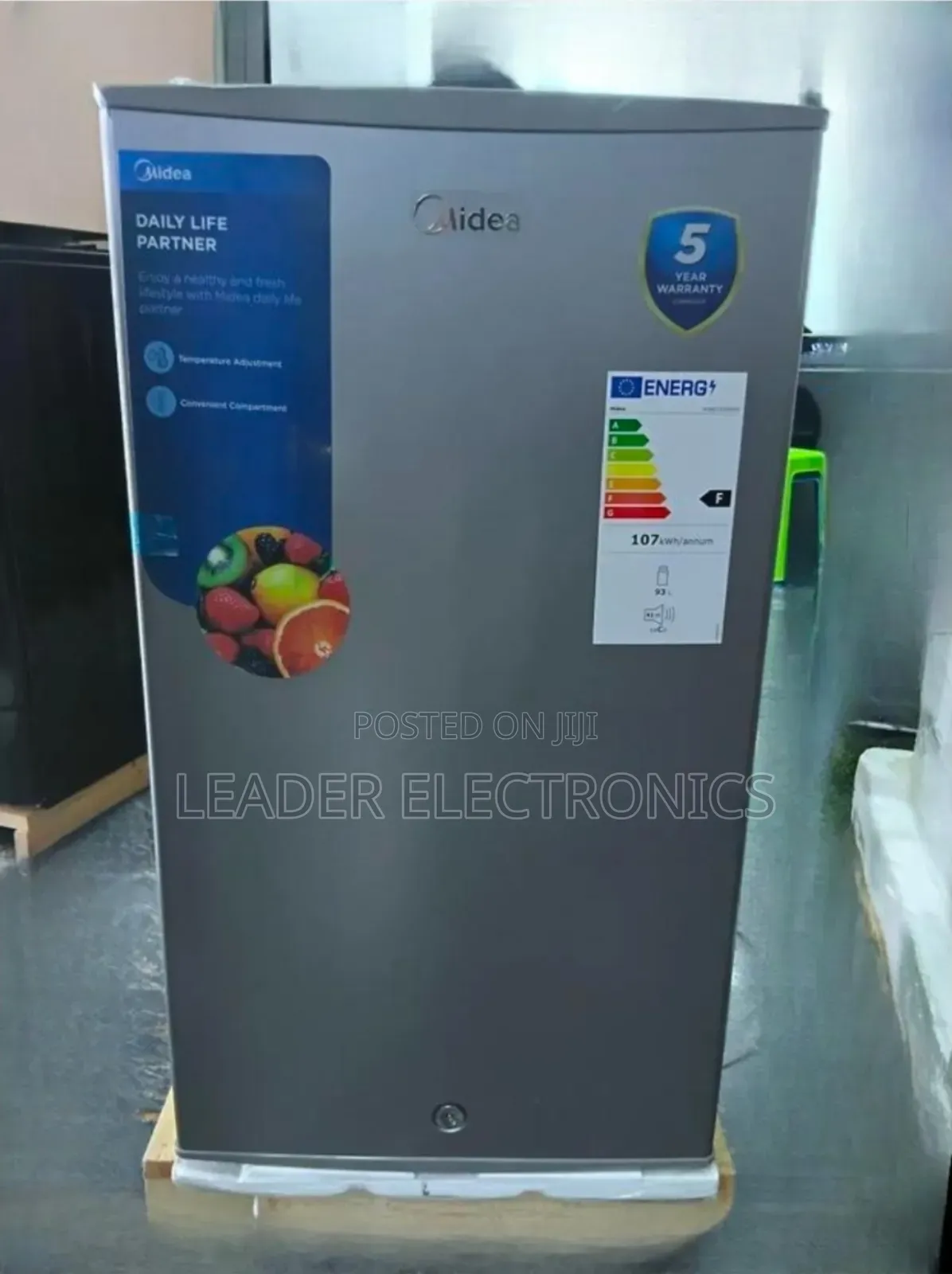 Midea 142 Single Door Refrigerator – Compact Efficient