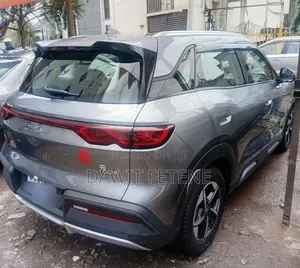 BYD Yuan Up 45 kWh FWD 2024 Silver