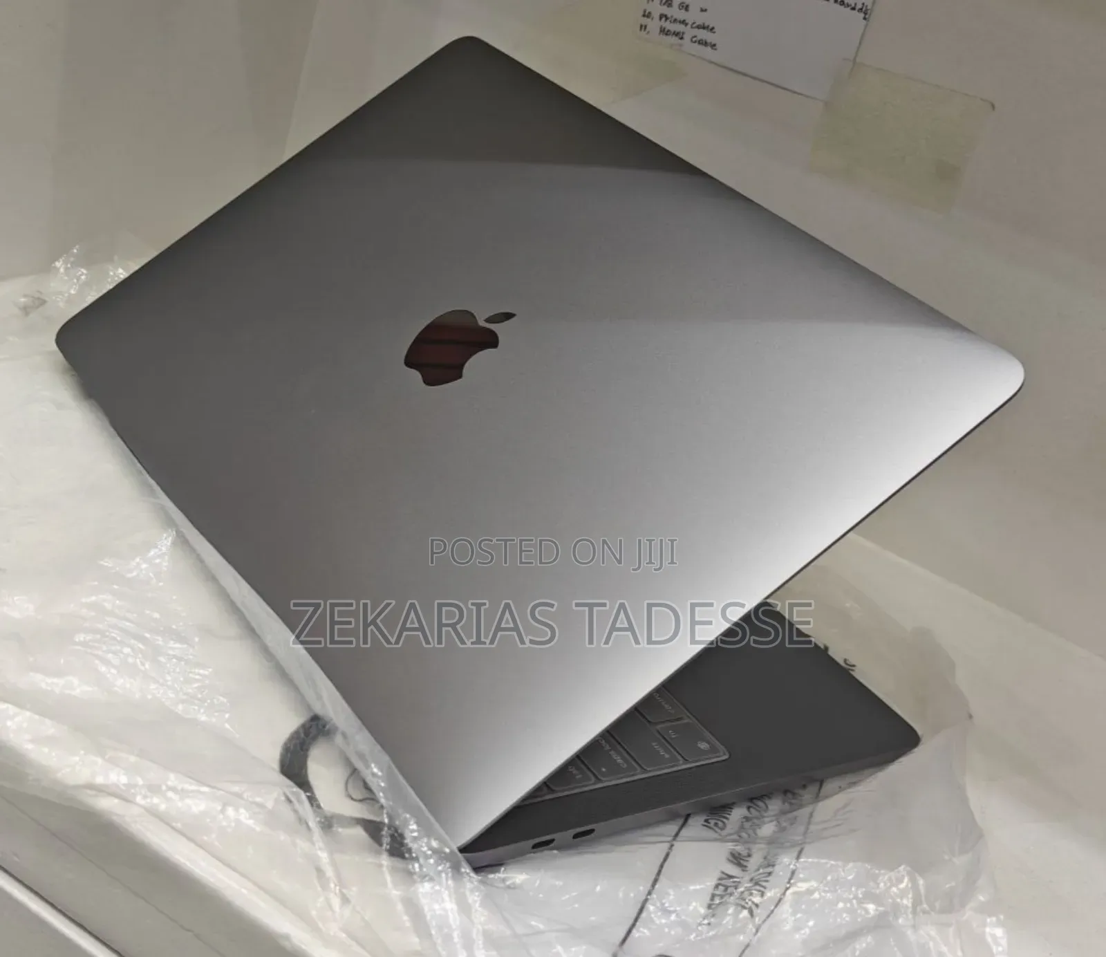 New Laptop Apple MacBook Pro M1 8GB Apple M1 Pro SSD 256GB