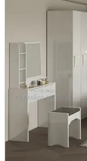 Dressers Withn Chair