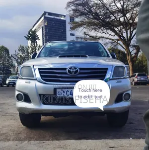 Toyota Hilux 2012 Silver