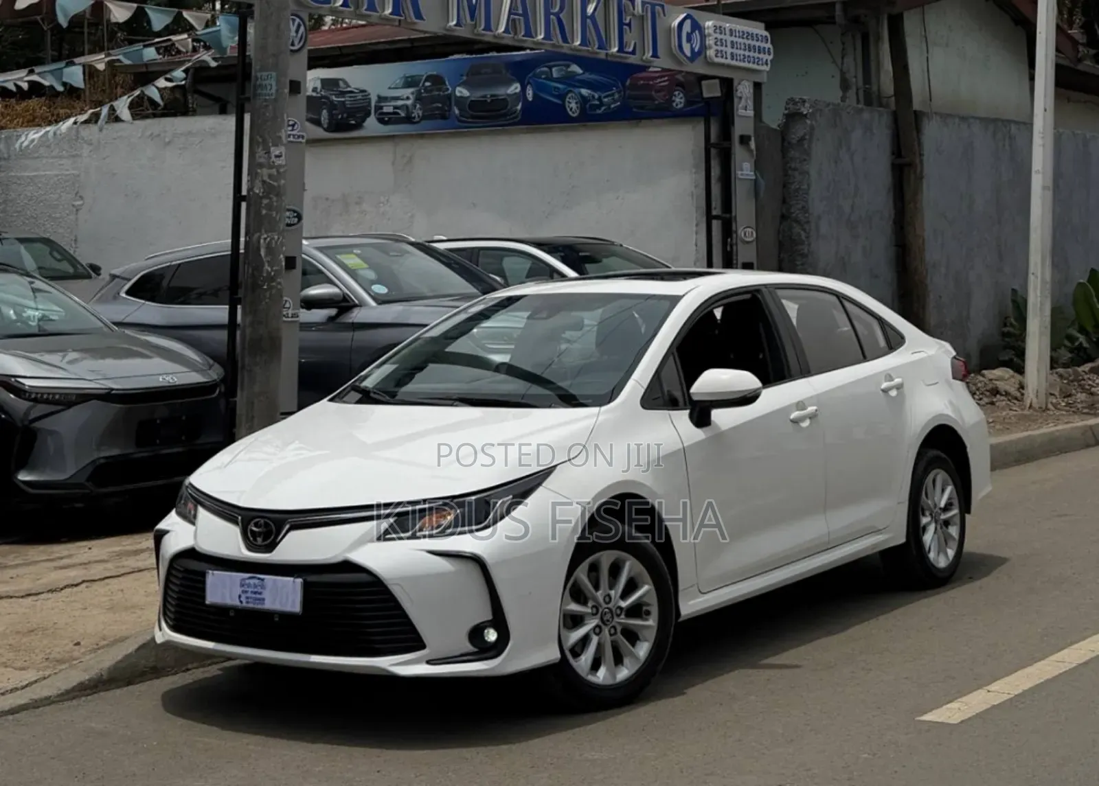 Toyota Corolla LE 2023 White