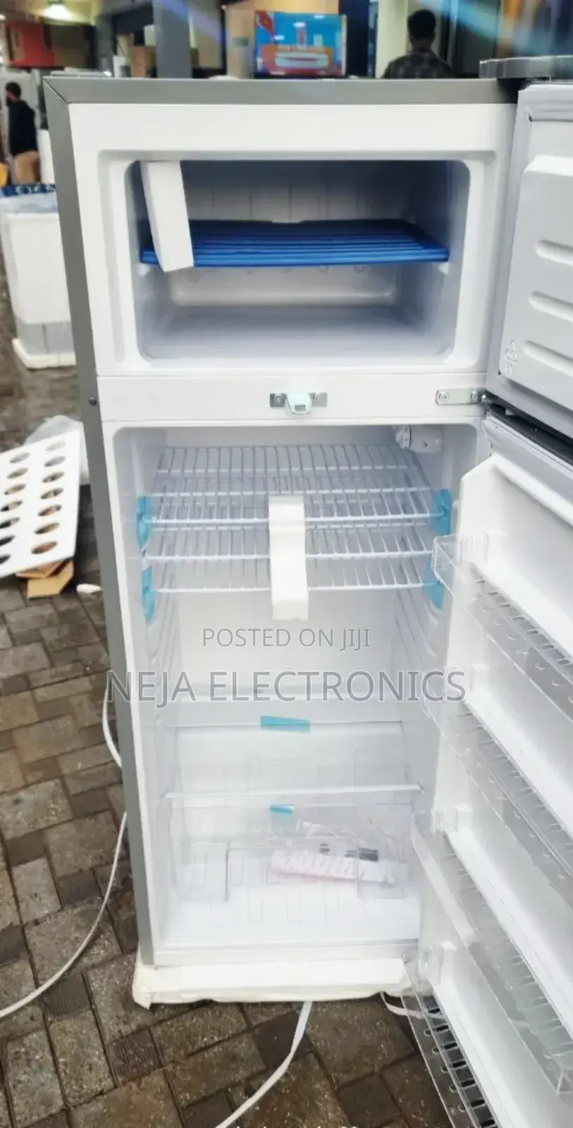 Victory Refrigerator 340-Size Delivery