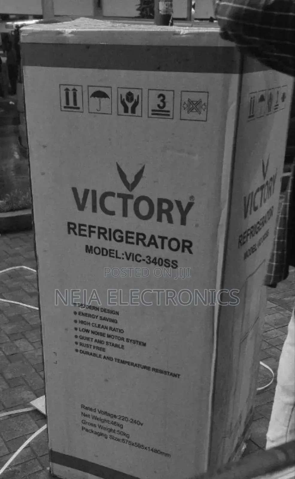 Victory Refrigerator 340-Size Delivery