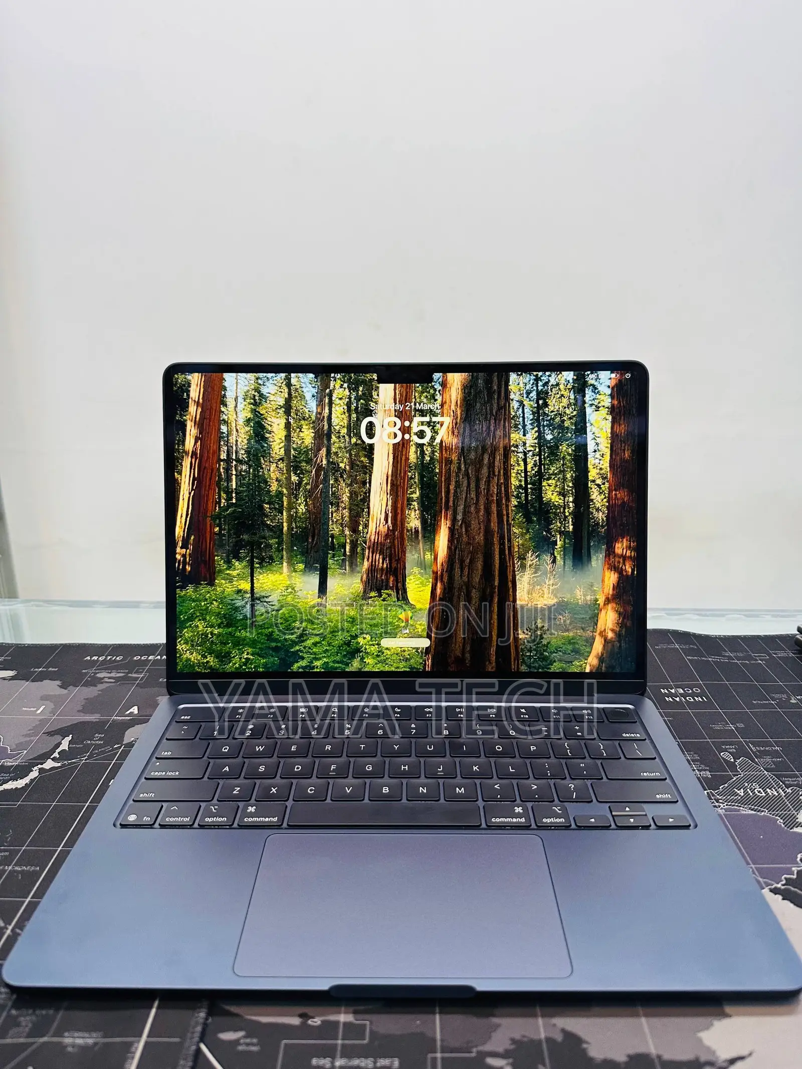 New Laptop Apple MacBook Air 2025 M4 13-inch 16GB Apple M4 SSD 256GB