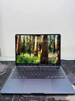 New Laptop Apple MacBook Air 2025 M4 13-inch 16GB Apple M4 SSD 256GB