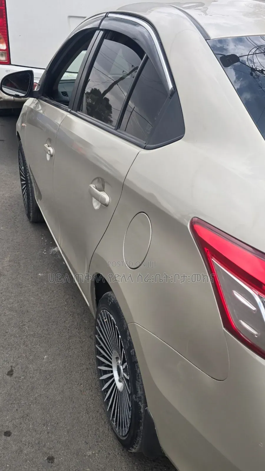 Toyota Yaris 2016 Gold