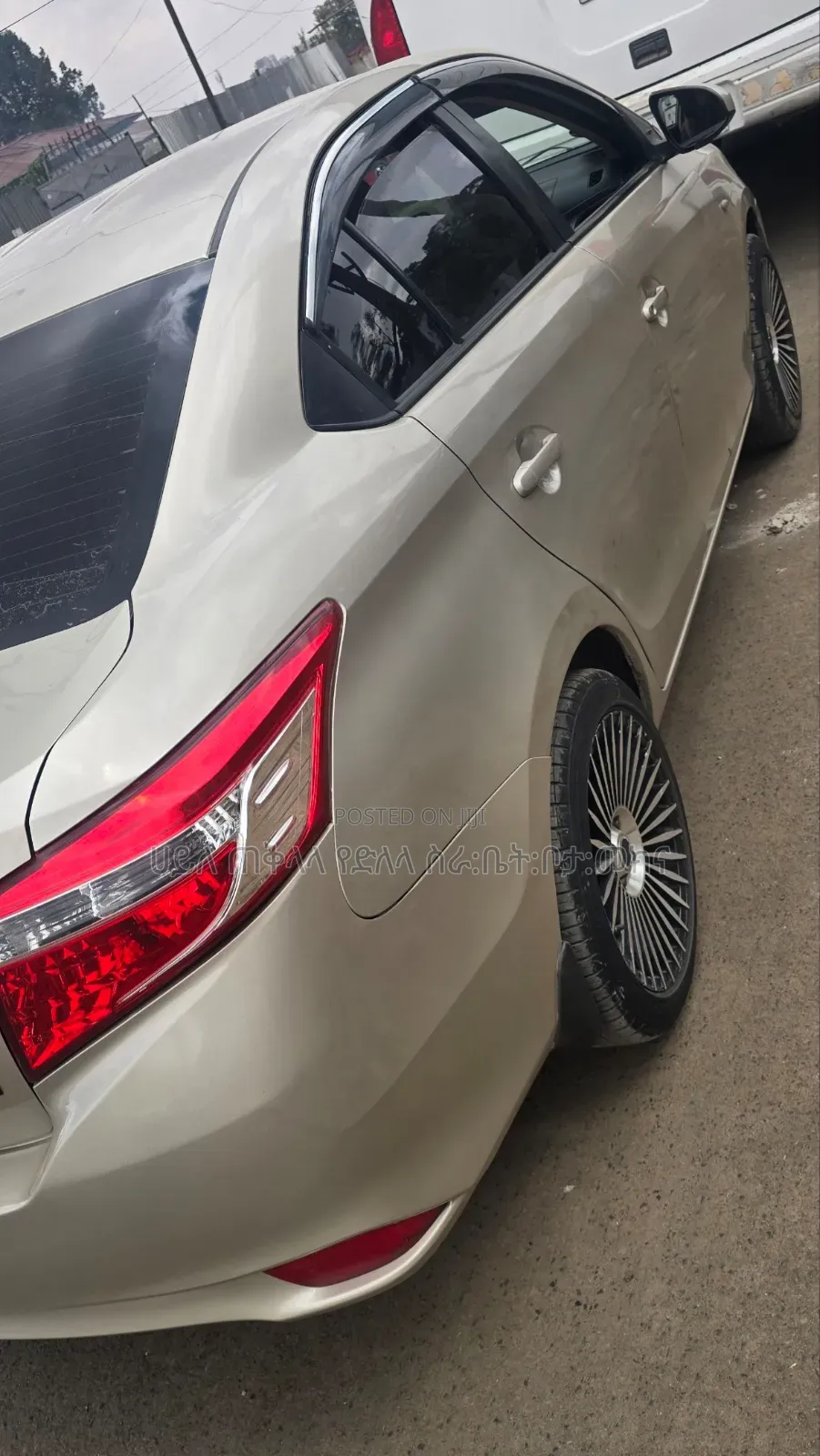 Toyota Yaris 2016 Gold