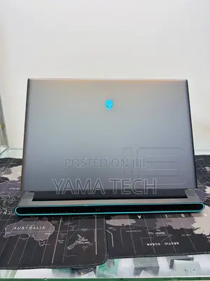 New Laptop Alienware M17x R2 16GB Intel Core i7 SSD 1T