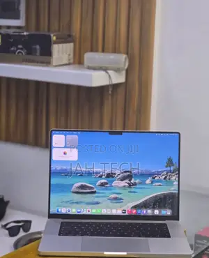 New Laptop Apple MacBook Pro M1 32GB Apple M1 Pro SSD 512GB