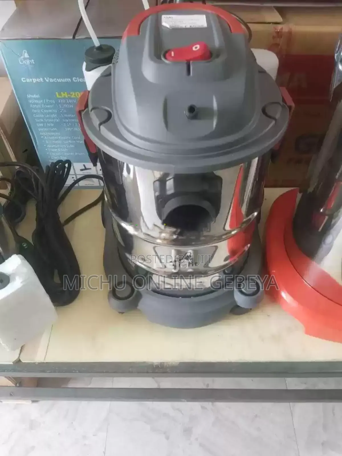 "Light" 4 in 1 Carpet Vacuum Cleaner 25 Litter/ Free Delivery