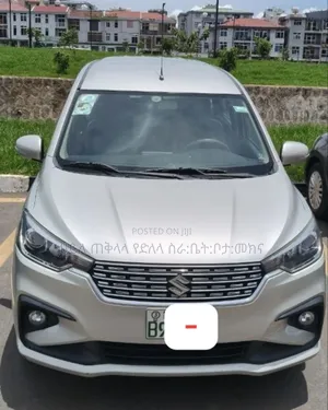 Suzuki Ertiga 2022 Silver