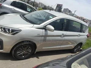 Suzuki Ertiga 2022 Silver