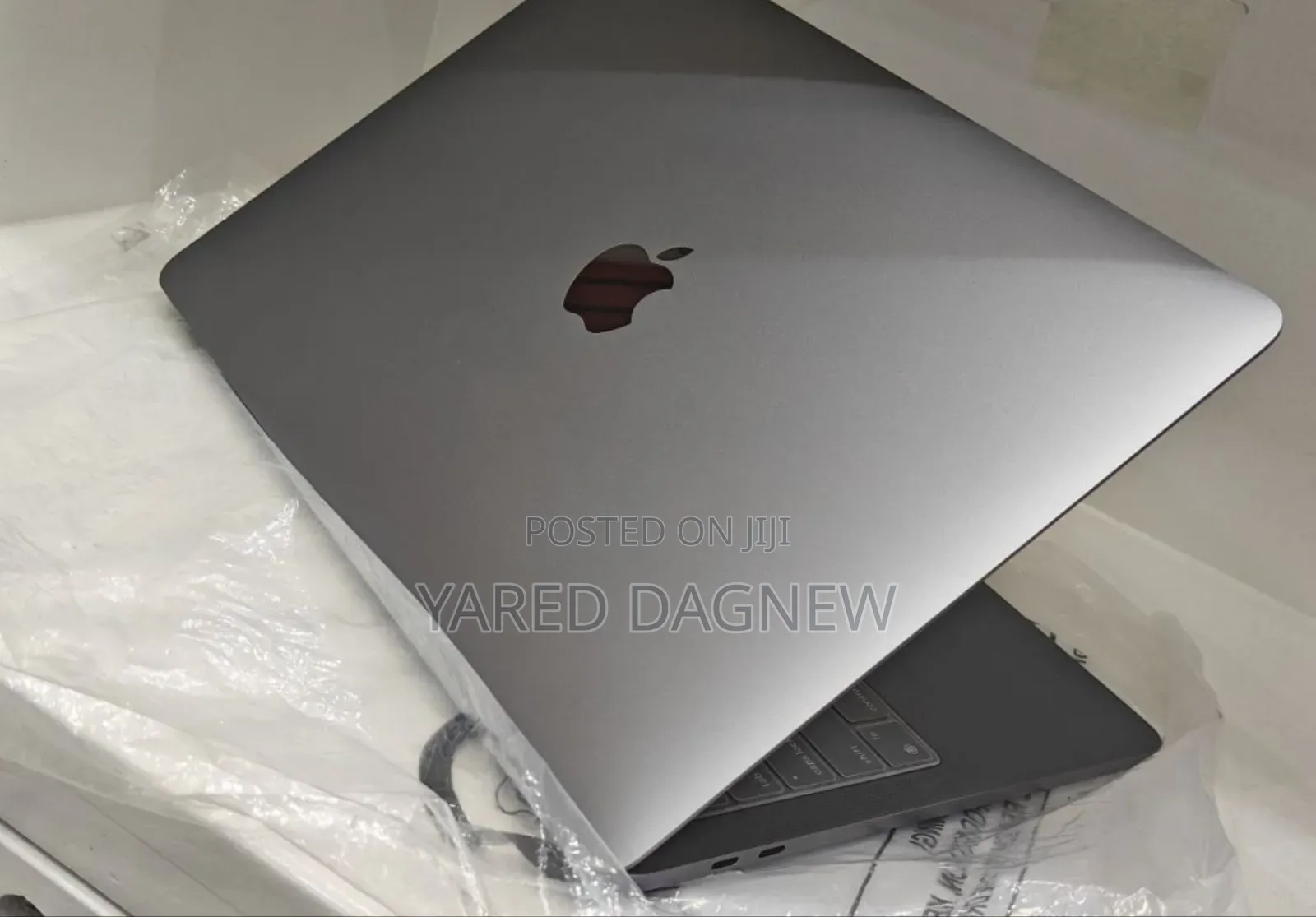 New Laptop Apple MacBook Pro 2020 M1 8GB Apple M1 SSD 256GB