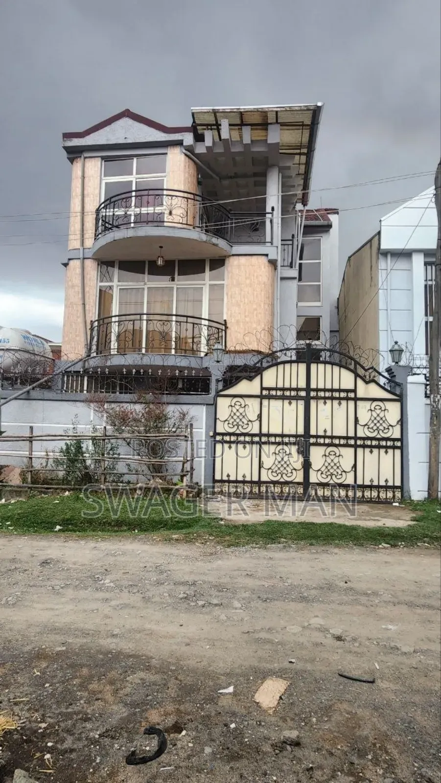 Furnished 7bdrm Townhouse/Terrace in Legetafo, Yeka for sale