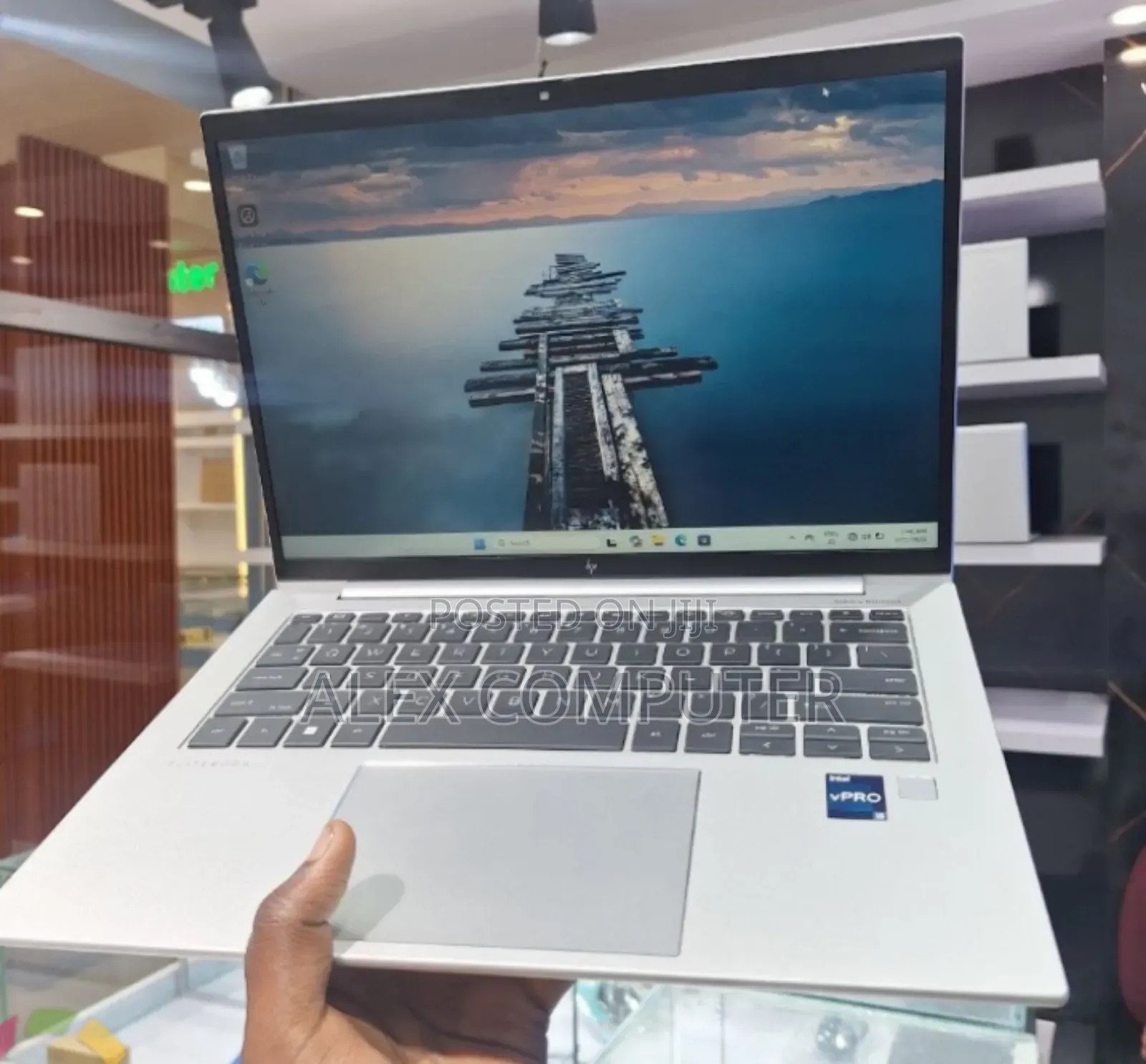 New Laptop Lenovo 32GB Intel Core Ultra 9 SSD 512GB