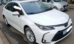 Toyota Corolla 2022 White