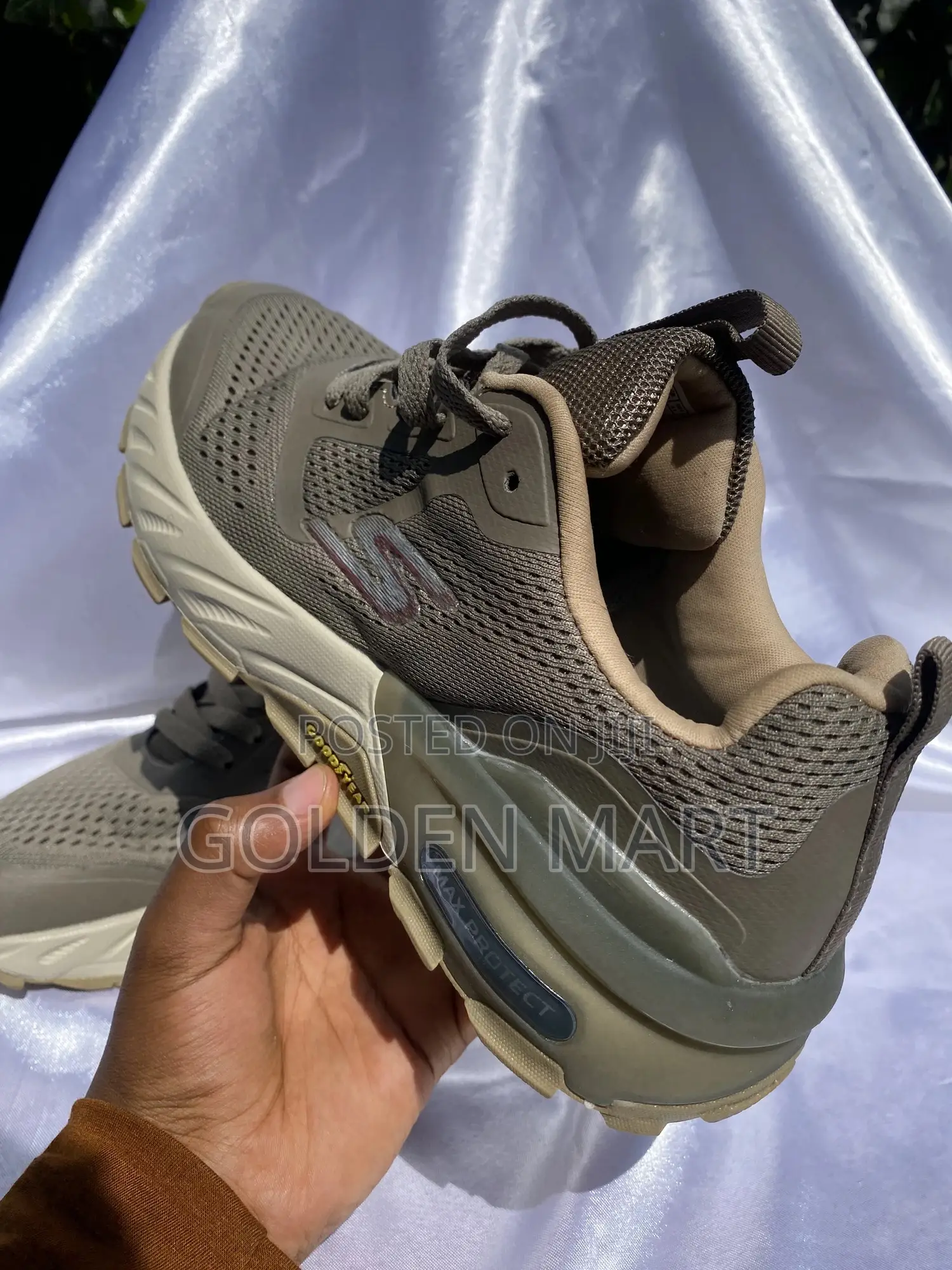 Skechers Max