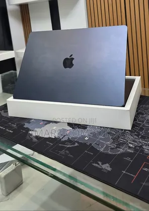 New Laptop Apple MacBook Air 2025 M4 15-inch 16GB Apple M4 SSD 256GB
