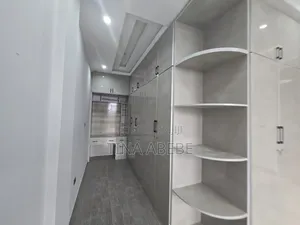 14bdrm House in Akaky Kaliti for sale