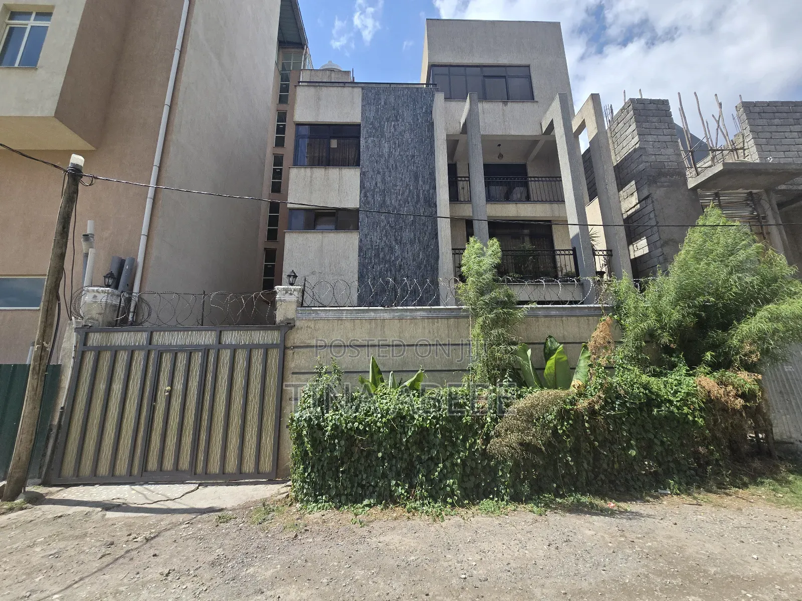 4bdrm House in Akaky Kaliti for sale