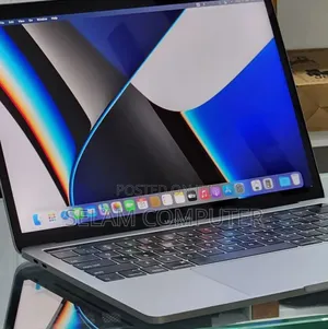 New Laptop Apple MacBook Pro 2019 16GB Intel Core i7 SSD 256GB