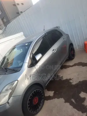 Toyota Yaris 2010 Silver