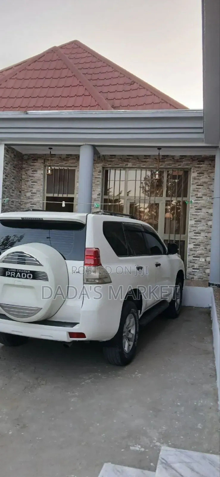 Toyota Land Cruiser Prado 2010 White