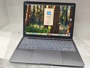 New Laptop Apple MacBook Pro M1 8GB Apple M1 SSD 256GB