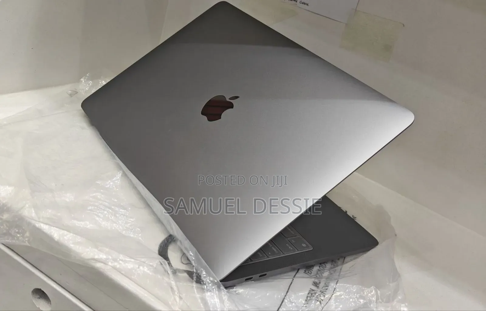 New Laptop Apple MacBook Pro M1 8GB Apple M1 SSD 256GB
