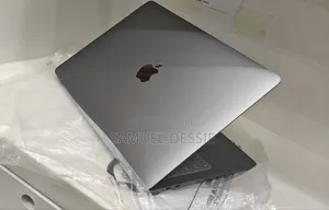 New Laptop Apple MacBook Pro M1 8GB Apple M1 SSD 256GB