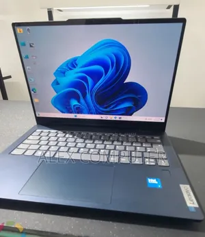 New Laptop Lenovo 16GB SSD 512GB