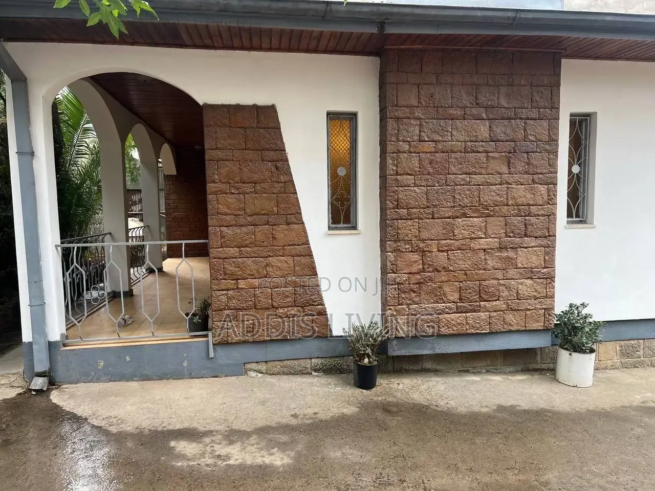 Furnished 3bdrm Villa in Bole for rent