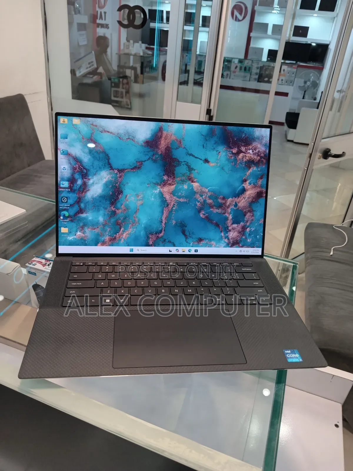 New Laptop Dell XPS 15 16GB Intel Core i7 SSD 512GB