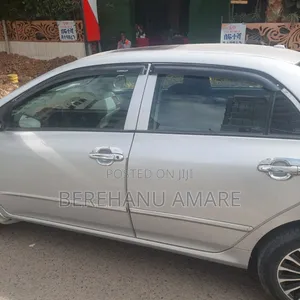 Toyota Corolla 2011 Silver