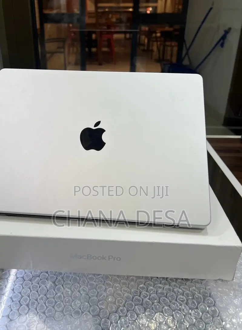 New Laptop Apple MacBook Pro M1 16GB Apple M1 Pro SSD 512GB