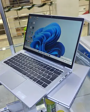 New Laptop HP EliteBook 830 G8 8GB Intel Core i5 SSD 512GB