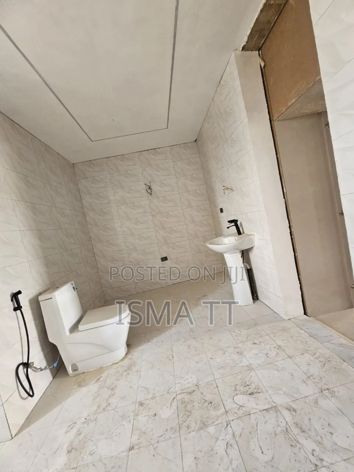 4bdrm Townhouse/Terrace in Oromia-Finfinne for sale