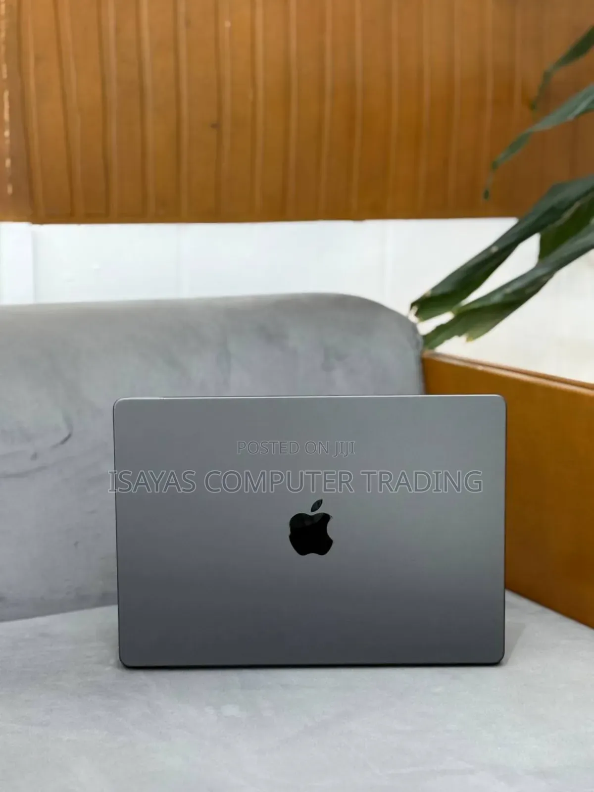 New Laptop Apple Macbook Pro 2025 M5 14-inch 16GB Apple M5 SSD 512GB