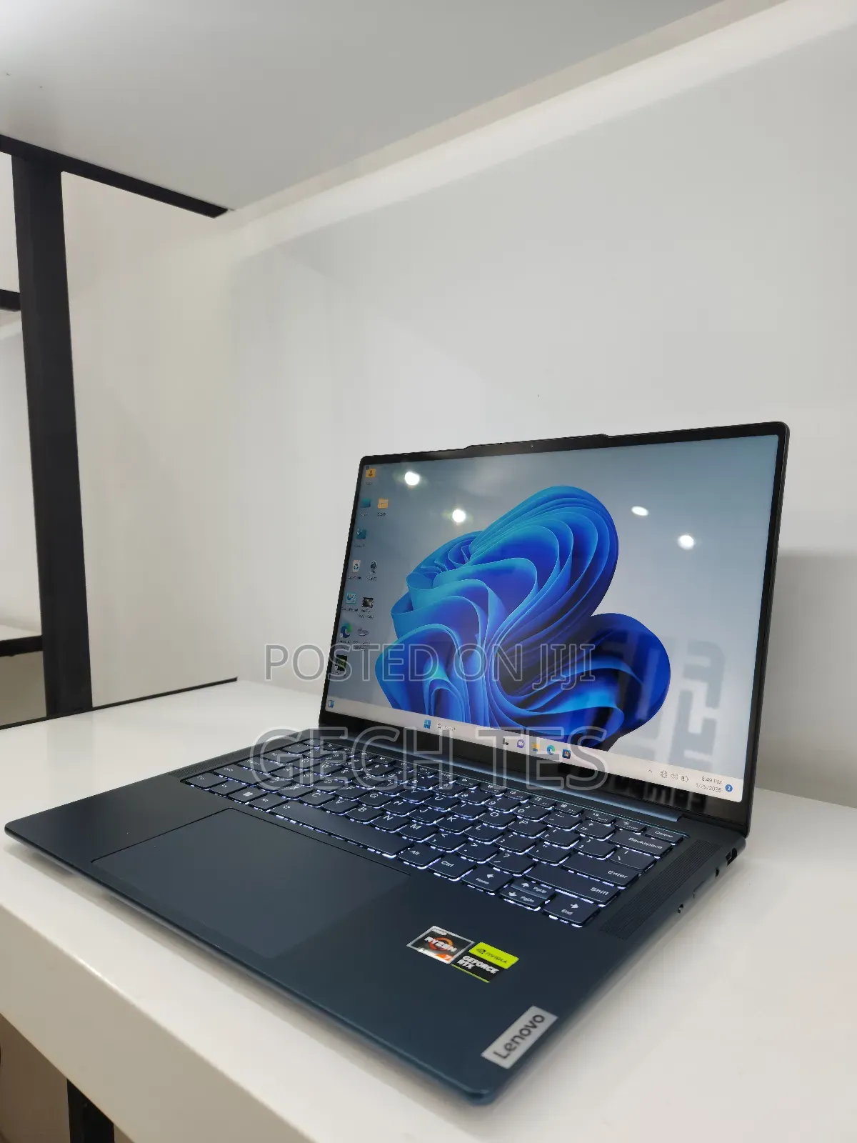 New Laptop Lenovo Yoga 7i 16GB AMD Ryzen 7 SSD 512GB
