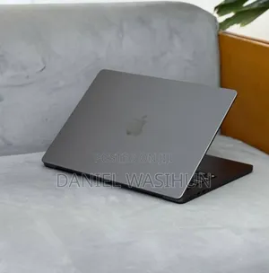 New Laptop Apple Macbook Pro 2025 M5 14-inch 16GB Apple M5 SSD 512GB