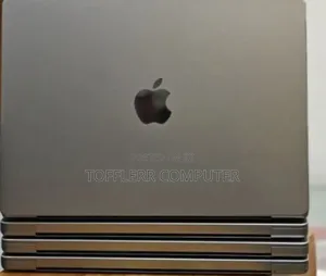 New Laptop Apple MacBook Pro M1 32GB AMD A10 SSD 512GB