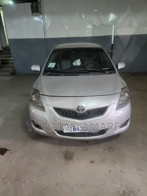 Toyota Yaris 2010 Silver