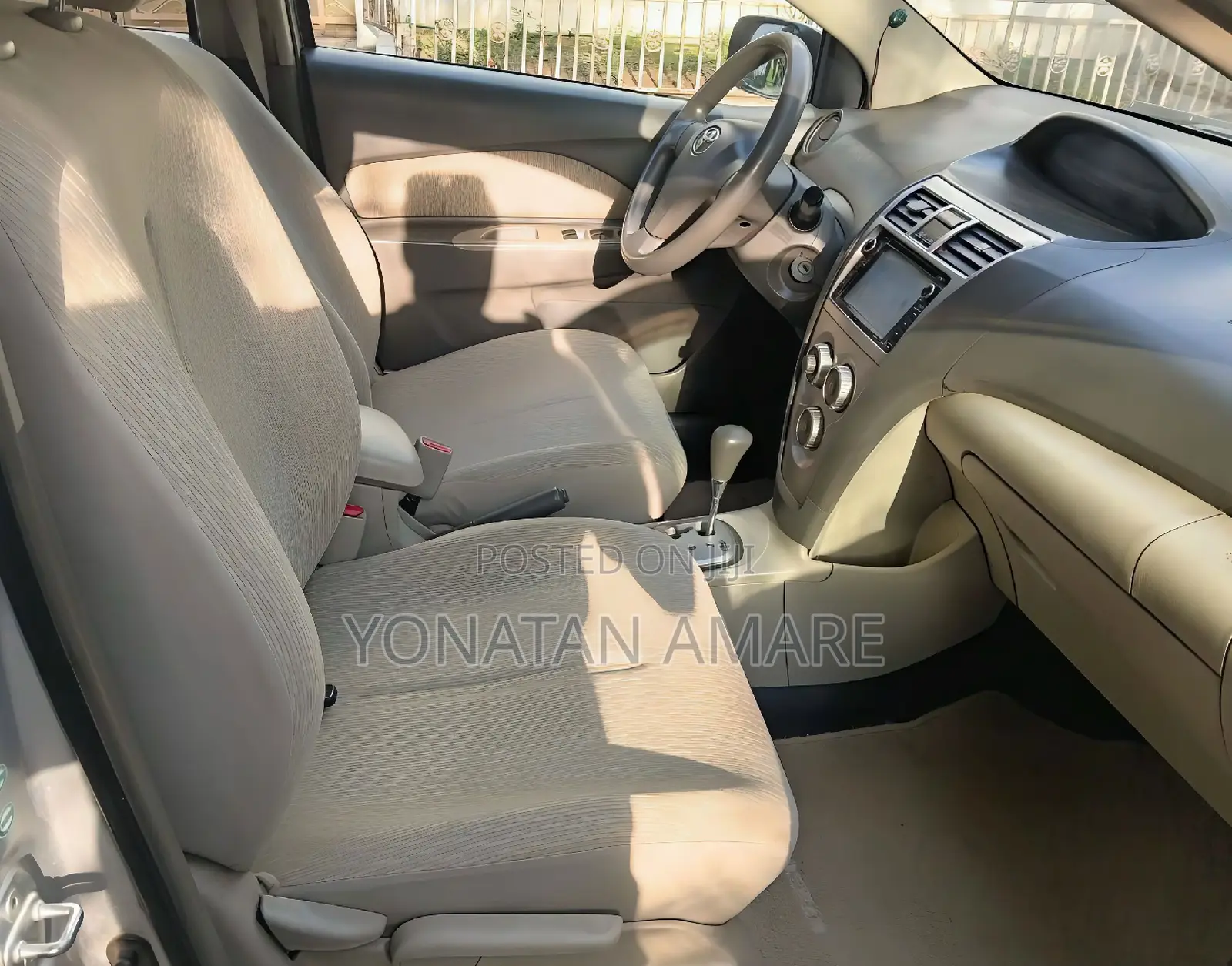 Toyota Yaris 2010 Silver