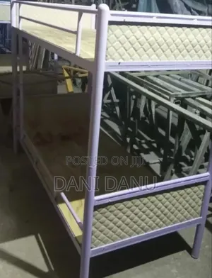 የ ልጆች ተደራራቢ አልጋ