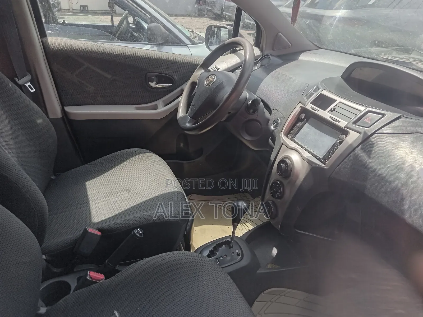 Toyota Yaris 2010 Red