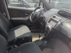 Toyota Yaris 2010 Red