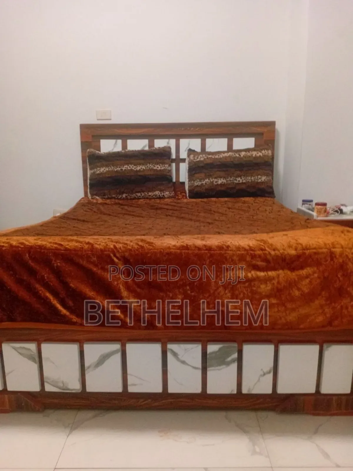 የሚሸጥ 150 አልጋ + ፍራሽ በጣም ቆንጆ ይዞታ ላይ ያለ